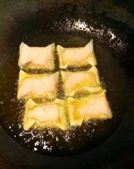 試試南瓜新做法，外面酥的掉渣，一口咬開滿足流油，超美味甜點