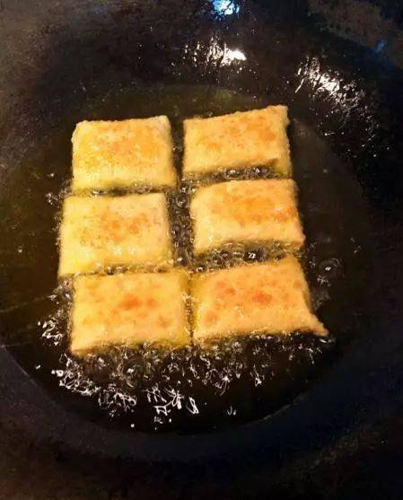 試試南瓜新做法，外面酥的掉渣，一口咬開滿足流油，超美味甜點