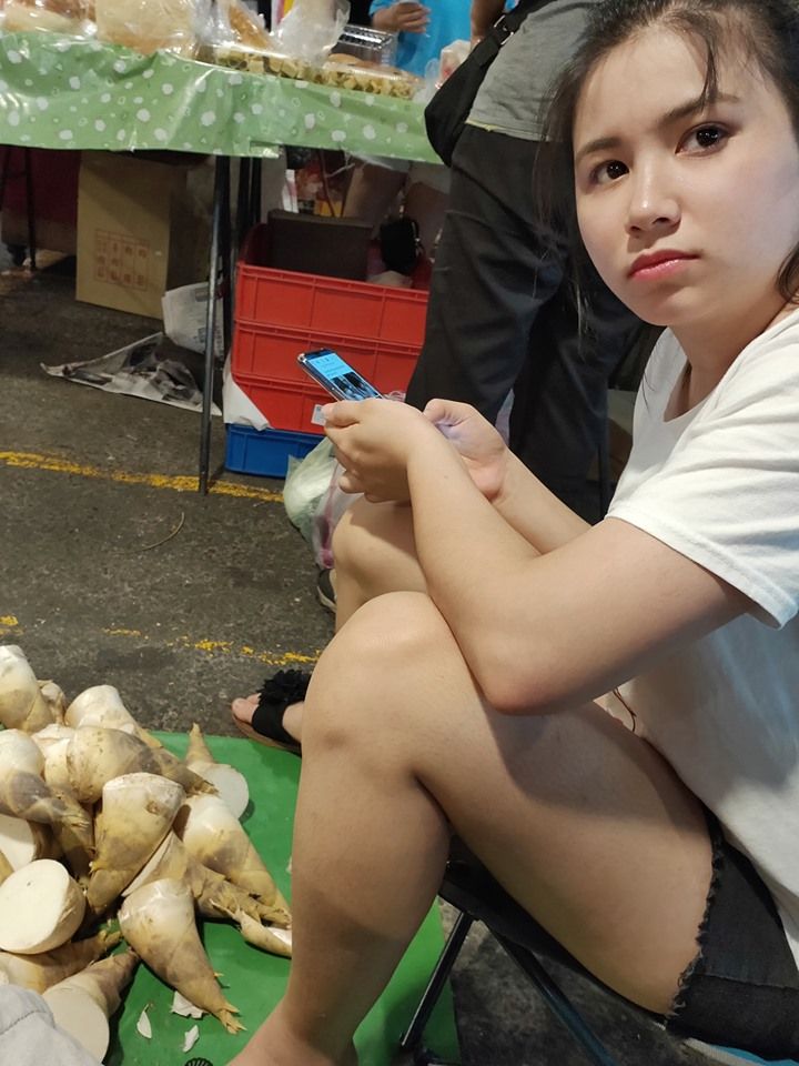 被女友爸媽嫌窮！台男分手3個月「到越南娶妻回來」，每天陪擺攤「賺錢都歸他」：現在超幸福❤