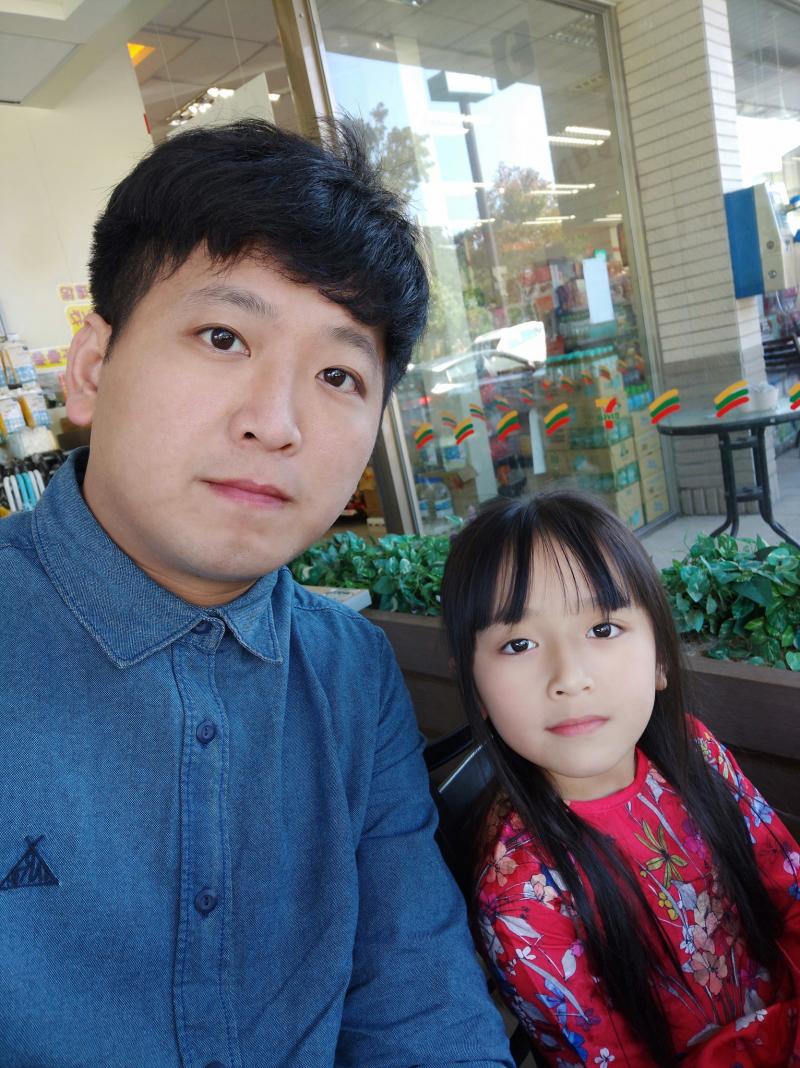 被女友爸媽嫌窮！台男分手3個月「到越南娶妻回來」，每天陪擺攤「賺錢都歸他」：現在超幸福❤