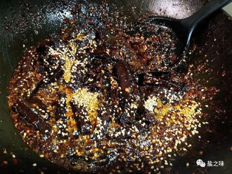 自己做香辣牛肉乾，好吃到停不下來