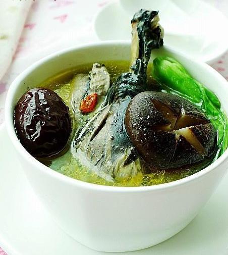 烏雞湯最營養的12種做法，全家老少都愛吃，太香太過癮啦