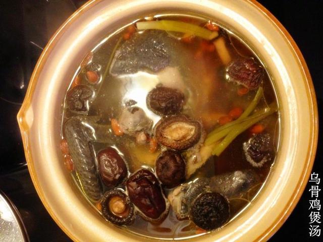 烏雞湯最營養的12種做法，全家老少都愛吃，太香太過癮啦