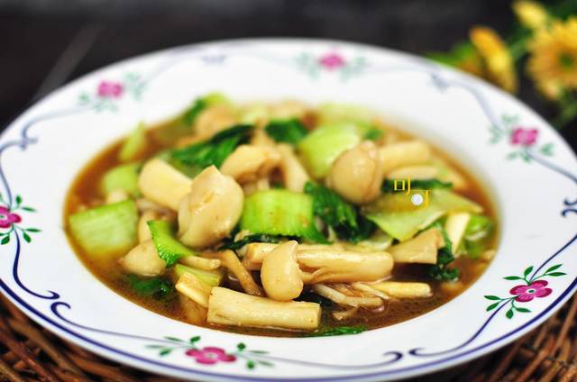 還在吃普通的炒青菜？加入這個菇，再加一勺醬，雖然是素菜卻有滿滿的海鮮味