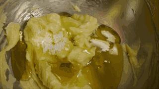 這個彩虹年輪蛋糕，成品居然這麼美