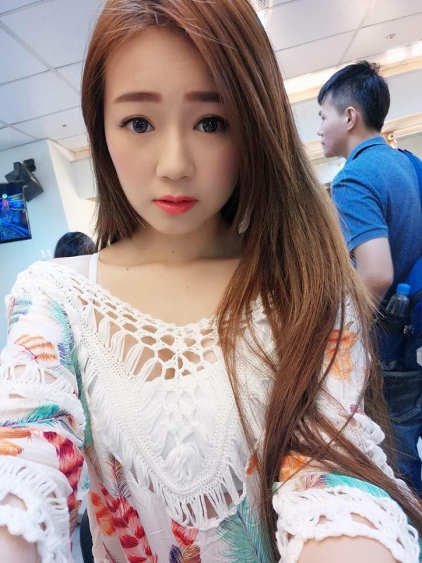 ㄚ頭月收百萬「霸氣送豪宅給媽媽」！打開她的錢包「鈔票分3大疊」，許效舜大讚：難怪能當老闆娘！