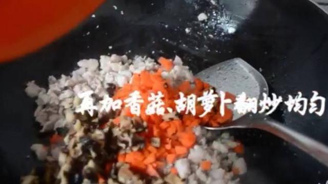 它比餃子簡單還好吃，10分鐘蒸好，鮮美多汁，一出鍋就被光！