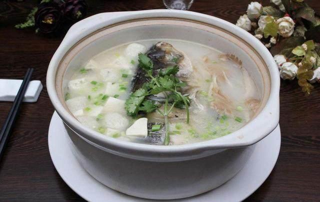 鯽魚魚湯和清蒸鱸魚的最經典做法，愛吃魚的請收走，鮮甜可口！