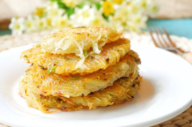 金黃酥脆又綿軟的薯餅，7步搞定超美味
