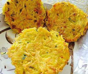 金黃酥脆又綿軟的薯餅，7步搞定超美味
