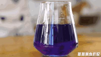 喝可樂算什麼，來試試這杯高顏值星空色網紅特飲