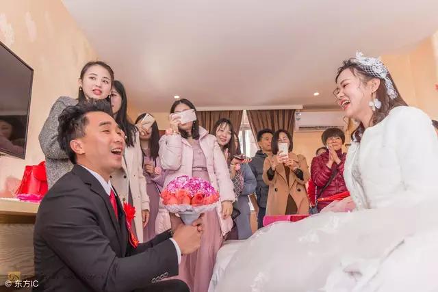 我生了女兒婆婆說我不爭氣，夜裡起來上廁所，聽到聲音我淚流滿面