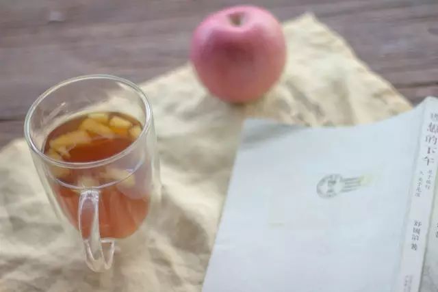 幾道蘋果料理。女人多吃它，皮膚白腸胃好