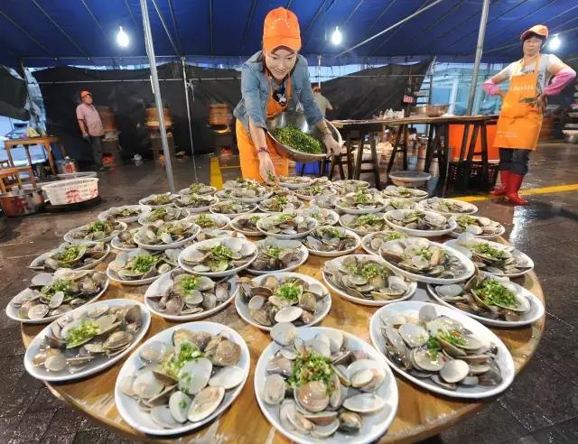 這座海邊小城，風光不輸三亞，明星最愛光顧，關鍵是美食連吃3天也不重樣！