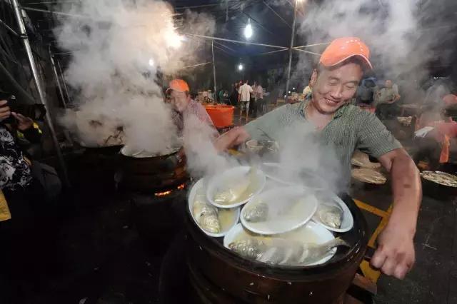 這座海邊小城，風光不輸三亞，明星最愛光顧，關鍵是美食連吃3天也不重樣！