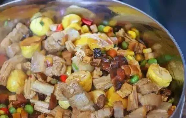 8種不同口味燜飯做法，美味營養，很合適老人孩子吃，懶人必學！