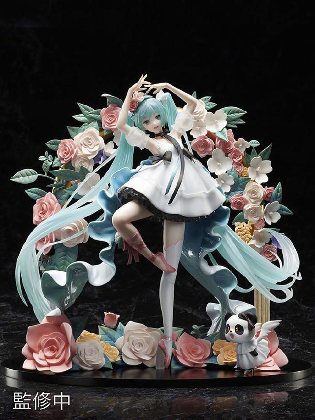 超美的初音未來手辦開售，售價3萬日元，演唱會現場有等身大的