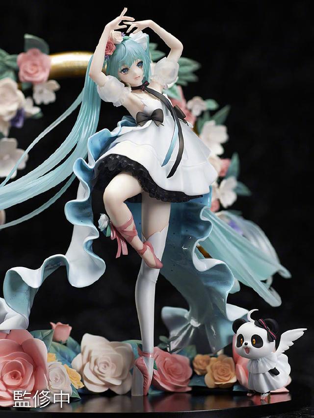 超美的初音未來手辦開售，售價3萬日元，演唱會現場有等身大的