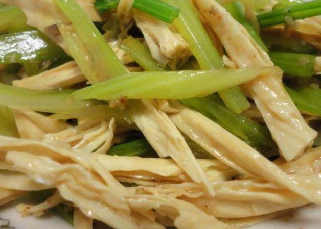 芹菜怎麼炒好吃？15種芹菜吃法，好吃到舔盤