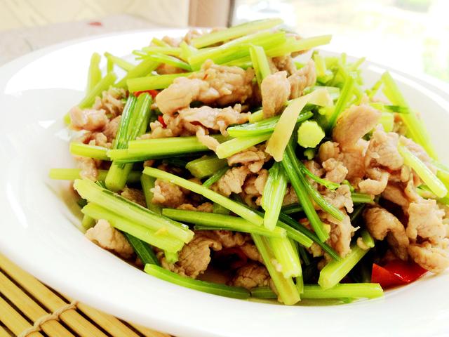 芹菜怎麼炒好吃？15種芹菜吃法，好吃到舔盤