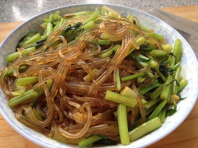 芹菜怎麼炒好吃？15種芹菜吃法，好吃到舔盤