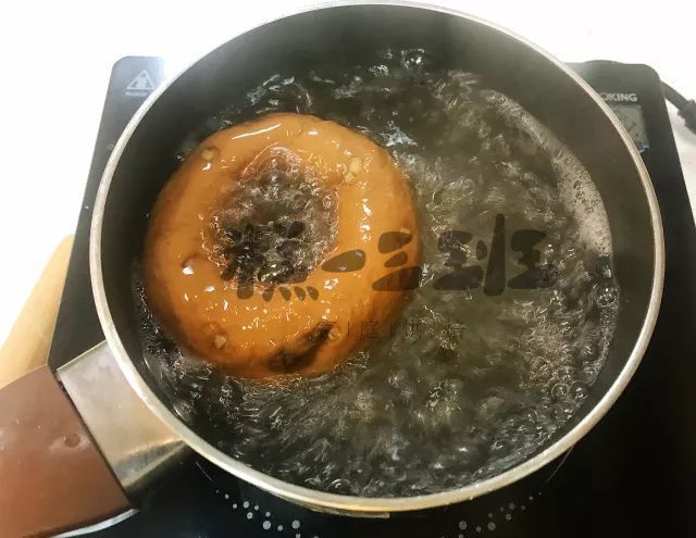 1個雞蛋、1杯牛奶，10分鐘速成牛奶布丁，看完你也會做