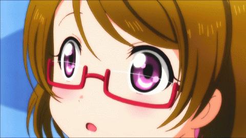 被眼鏡封印的「眼鏡娘」，摘下眼鏡後美得不像話 
