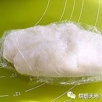 終於拔草啦~抹茶軟歐-香芋麻薯餡