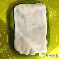 終於拔草啦~抹茶軟歐-香芋麻薯餡