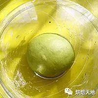 終於拔草啦~抹茶軟歐-香芋麻薯餡