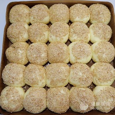 芝麻豆沙小餐包的做法~ 