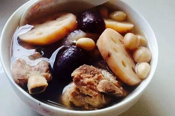 30個湯每個都煲一次就過年啦！愛喝湯收好！台灣冬天多是濕寒天氣，喝湯補身驅寒，特別是身體不好的朋友！！ 