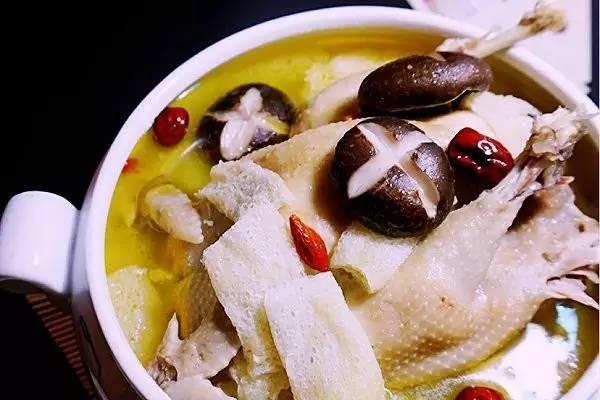 30個湯每個都煲一次就過年啦！愛喝湯收好！台灣冬天多是濕寒天氣，喝湯補身驅寒，特別是身體不好的朋友！！ 