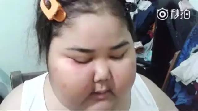 泰國大臉妹自信教人化妝 ，「完妝臉蛋」變這樣…網友看呆了！